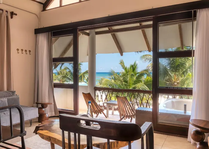 Mia Beachfront - Ocean View And Club